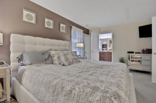 87 Thomastown Rd, Dover NJ 07803-3019 exterior