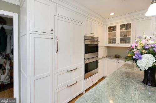 561 Crystal Lake Ave, Tavistock NJ 08033-2748 exterior