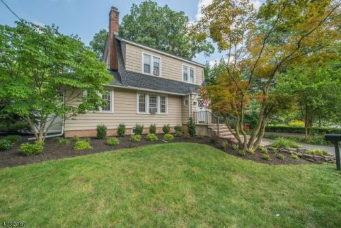11 Riverside Dr, Parsippany, NJ 07834-2132