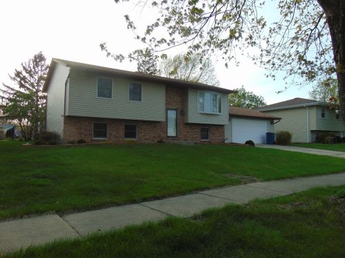 9818 Polk St, Crown Point, IN 46307-2456