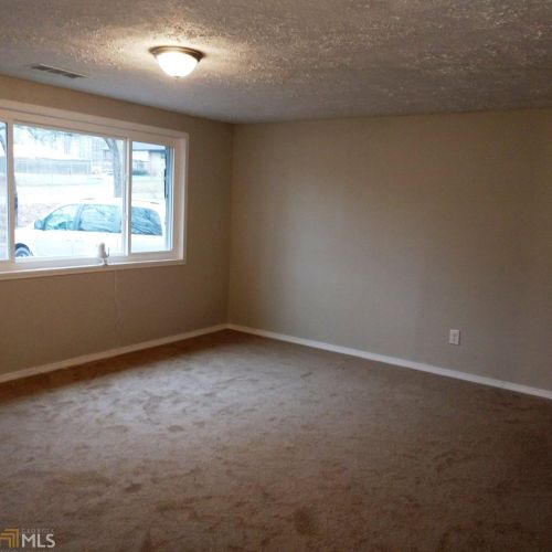 605 Jackie Ln, Villa Rica, GA 30180-4639