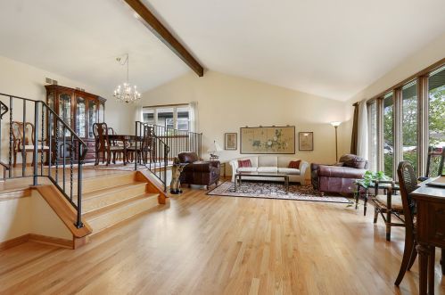 10446 Interlochen Dr, Palos Hills, IL 60465-1776