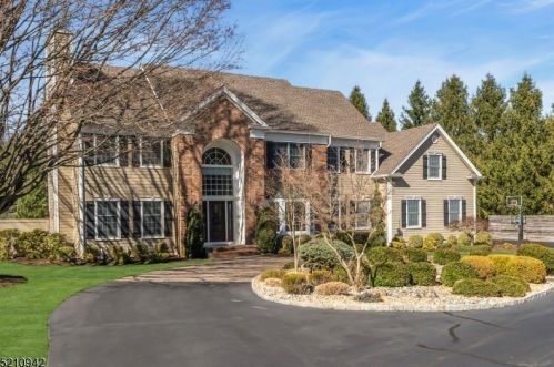 53 South Rd, Chester, NJ 07930-2755