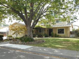 530 Parkridge Dr, Vacaville, CA 95688-2513
