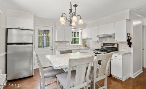 99 Monica Rd, Greenwich CT  06831-5024 exterior