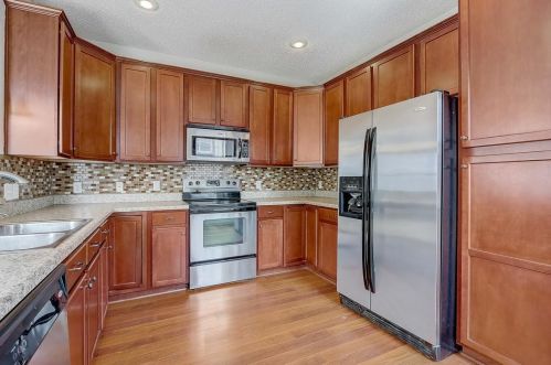 15533 Eagle Shore Dr, Saint Paul, MN 55124-7831
