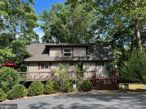 90 Stayman Turn Ct, Linden, VA 22642-6449