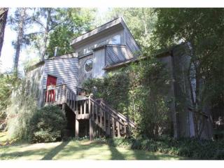 5248 Amhurst Dr, Norcross, GA 30092-1620