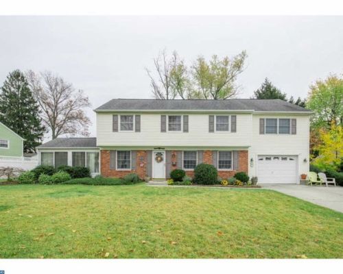 24 Longwood Dr, Stratford, NJ 08084-1922
