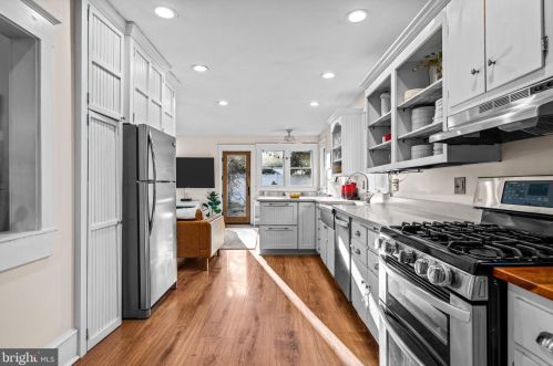 24 Evergreen Ln, Tavistock NJ  08033-1202 exterior