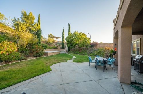 16849 Ridge Cliff Dr, Riverside CA  92503-0251 exterior