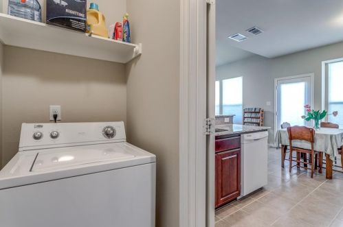 3649 Vienna St, Irving TX 75038-8461 exterior