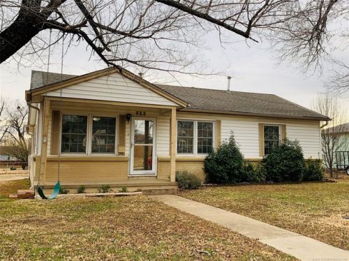 611 Ash St, Owasso, OK 74055-2224