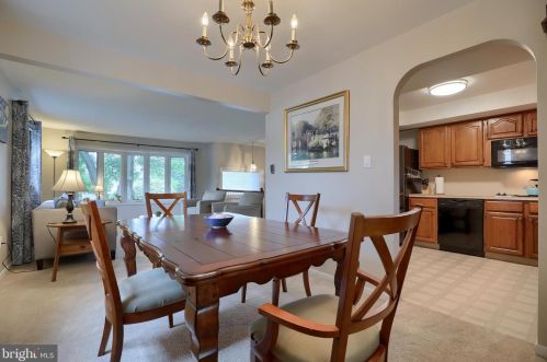 1117 Devonshire Rd, Lancaster PA  17601-1649 exterior