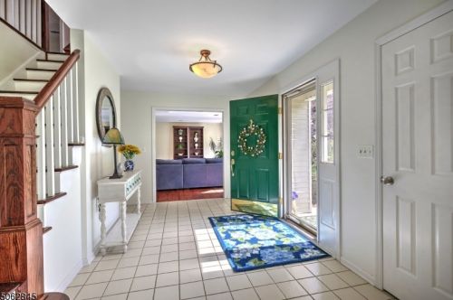 31 Willow Dr, Chester, NJ 07930-2811