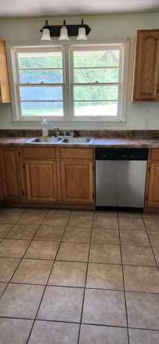 2 Church St, Cave Spring, GA 30124-2642