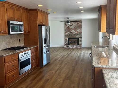 5202 Jomar Dr, Concord CA  94521-2343 exterior