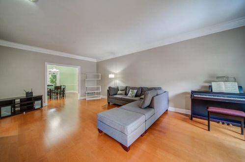 10 Frst Rdg Ct, Atlanta GA  30350-1802 exterior