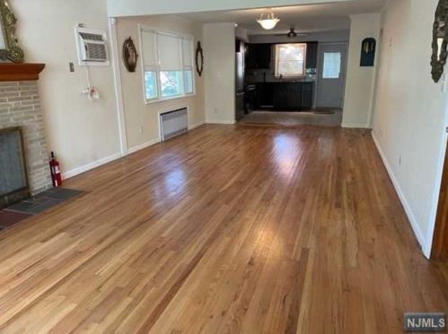 116 Oakwood Ave, Cliffside Park, NJ 07010-1013