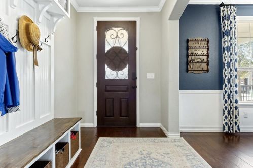 1625 Falconet Ct, Carrollton TX  75010-2030 exterior