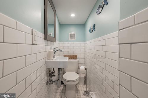 1917 12 St, Philadelphia PA 19148-2209 exterior