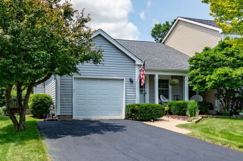 6250 Eagle Ridge Dr, Gurnee, IL 60031-4713