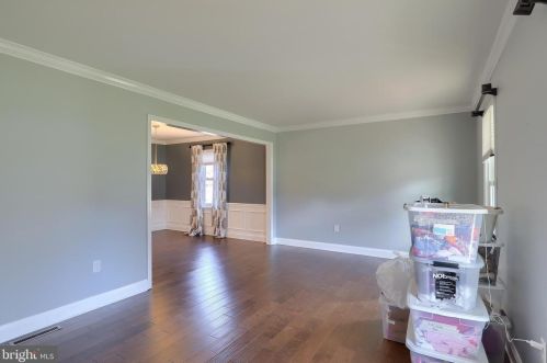 1551 Dunmore Dr, Lancaster PA  17602-1247 exterior