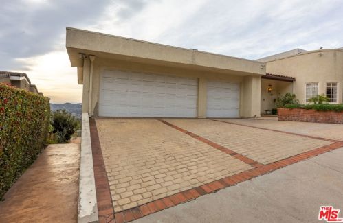 3334 Oakmont Vw Dr, Glendale CA  91208-1158 exterior