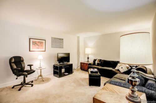 7186 Bentley Cir, Englewood CO 80112-1186 exterior