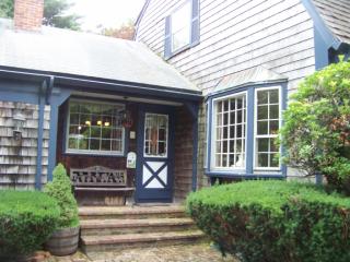 25 Kirkbrae Dr, Lincoln, RI 02865-1020