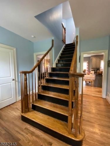 2 Hanzel Woods Dr, Great Meadows, NJ 07838-2357