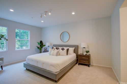 324 Quail Rdg, Irvine CA  92603-4240 exterior