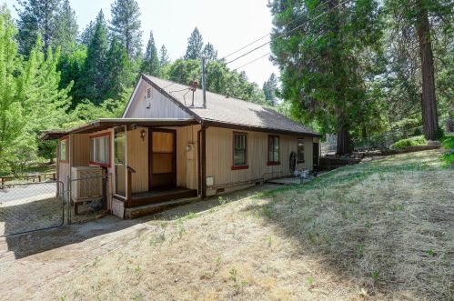 587 Glenwood Rd, Grass Valley, CA 95945-7856