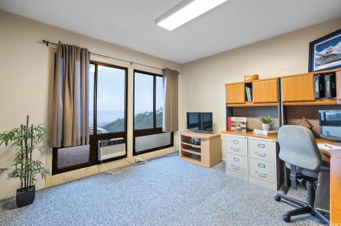 5243 Poola St, Honolulu HI  96821-1554 exterior