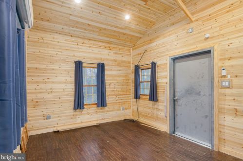 520 End Ave, Tavistock NJ  08033-2630 exterior