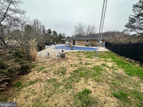 2304 Cloverdale Dr, Fallston MD  21047-1618 exterior