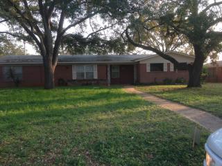 212 Huisache St, Pearsall, TX 78061-4420