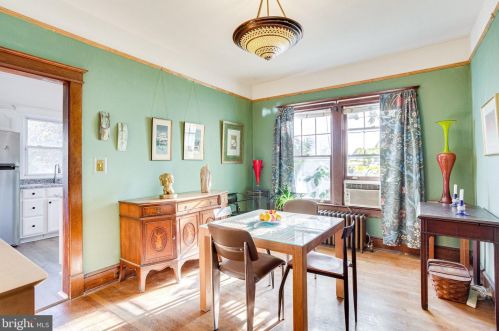 9011 Colesville Rd, Silver Spring MD 20910-1653 exterior