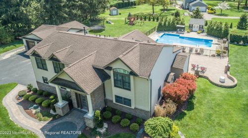 16 Spring Valley Dr, Holmdel Village, NJ 07733-2334