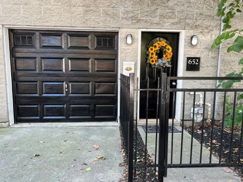 652 Armour St, Chicago, IL 60642-6108