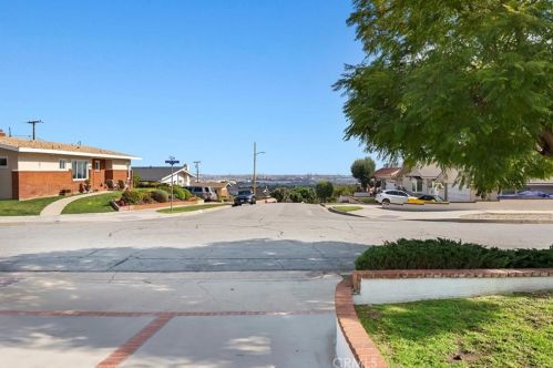 2142 Santa Rena Dr, Palos Verdes Estates, CA 90275-1414