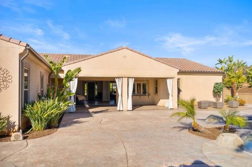 7756 Kingdom Dr, Riverside CA  92506 exterior