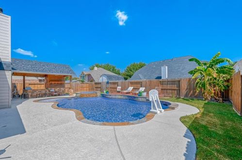 1618 Yellowstone Dr, Deer Park, TX 77536-6366