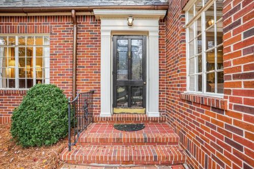 2488 Dellwood Dr, Atlanta GA  30305-4076 exterior