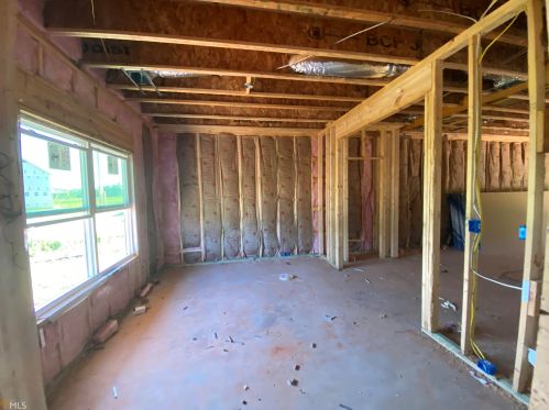 145 Hamilton Lake Dr, Lagrange, GA 30241-9530