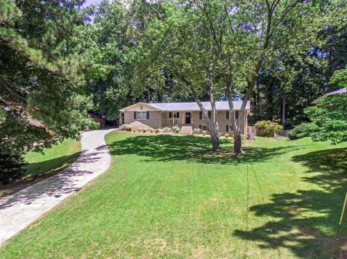 356 Chip Rd, Stone Mountain, GA 30087-2622