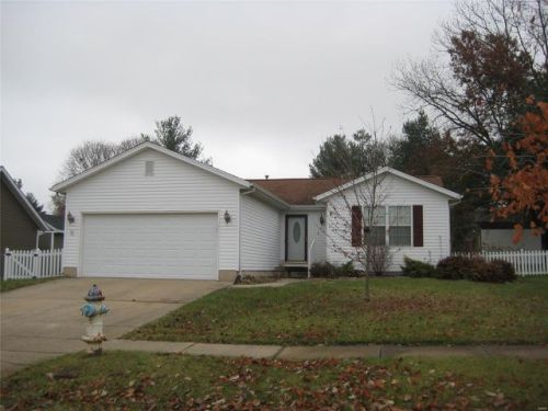 702 Pecan St, Ayers, IL 62246-2326