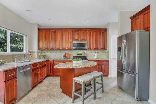 7272 Presidential Dr, Gurnee IL  60031-5302 exterior