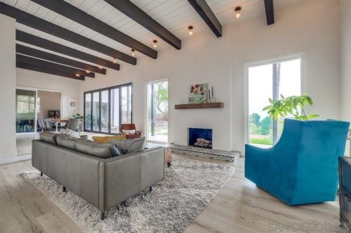 1817 Shadow Knolls Ct, El Cajon, CA 92020