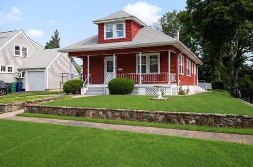 105 Canonchet Ave, Warwick, RI 02888-2933